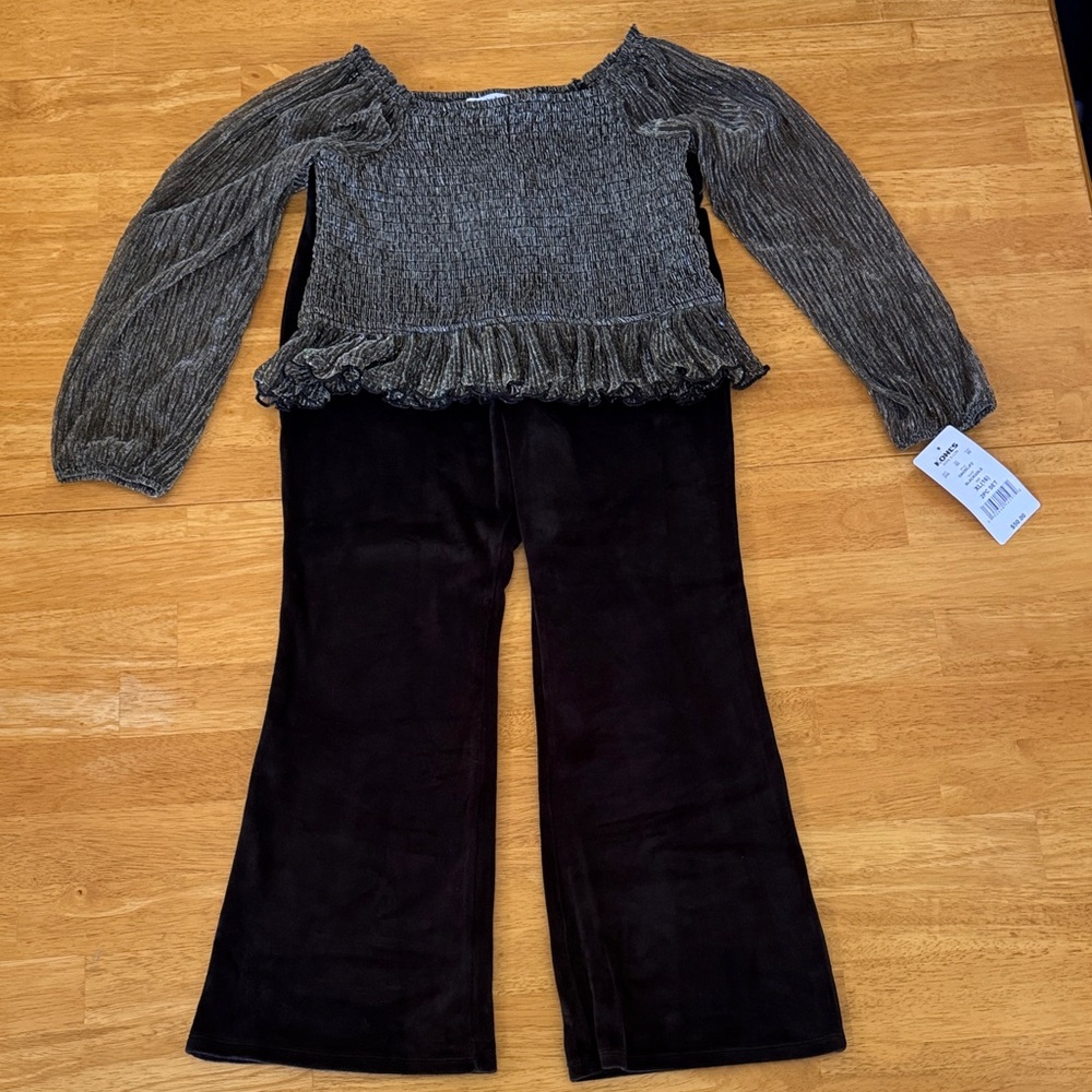 🎁NWT Elegant Girls 2 Pc Outfit Velour Pants with Sparkly Smocked Top